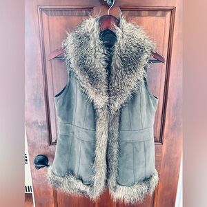 Faux Fur Trim Green Sleeveless Jacket Vest